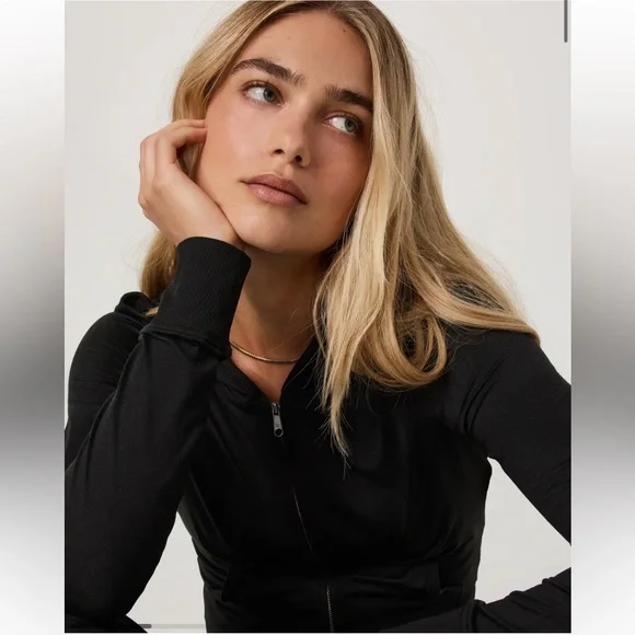 Vuori Halo Mini Full Zip Hoodie - Picture 4 of 7